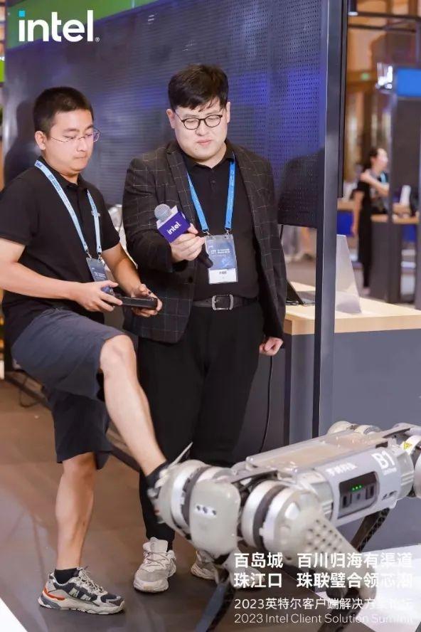 在 ai 战场里拿掉英特尔，pc 能活吗？