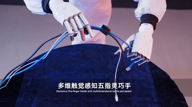 具身智能构型之争：人形、灵巧手、双足，谁是最终 c 位？