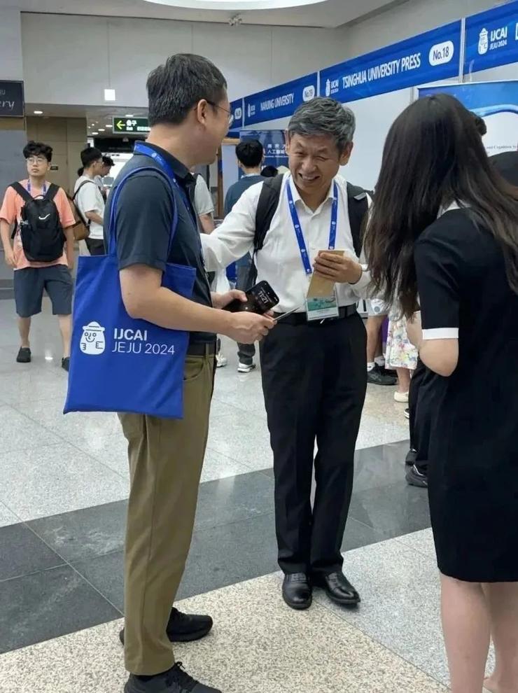 对话 ijcai2024 大会主席张成奇：克服了幻觉，大模型就不够「靓丽」