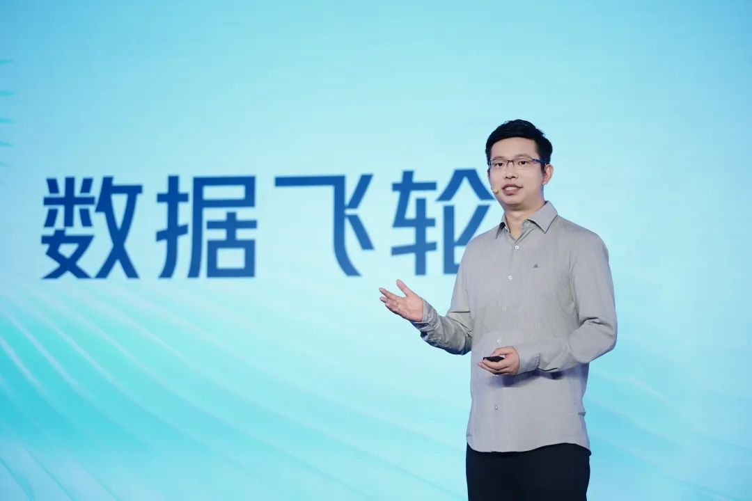 大模型助力企业信息驱动，业信火山引擎数智平台发布 ai 助手