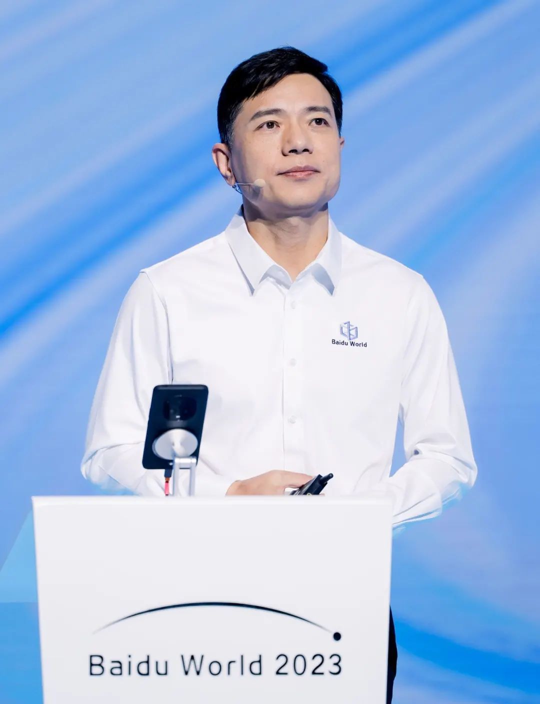 李彦宏在百度世界2023：我们即将进入一个ai原生的生的时代时代
